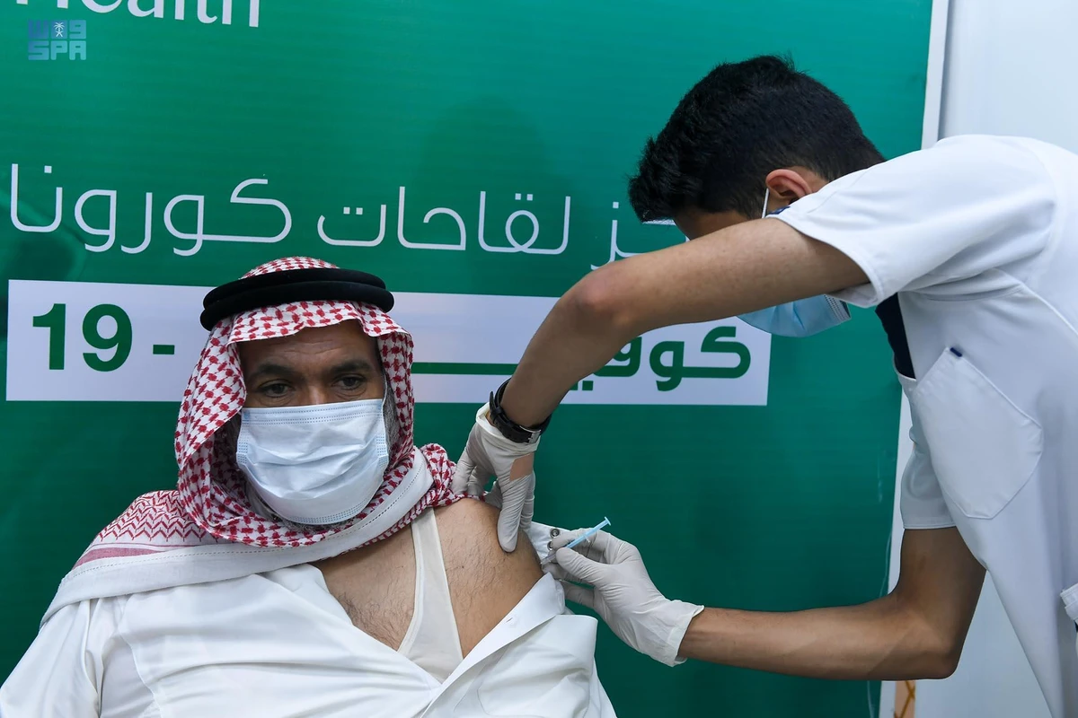 The coronavirus pandemic has affected over 194 million people globally and the death toll has reached around 4.17 million. (File/SPA)
