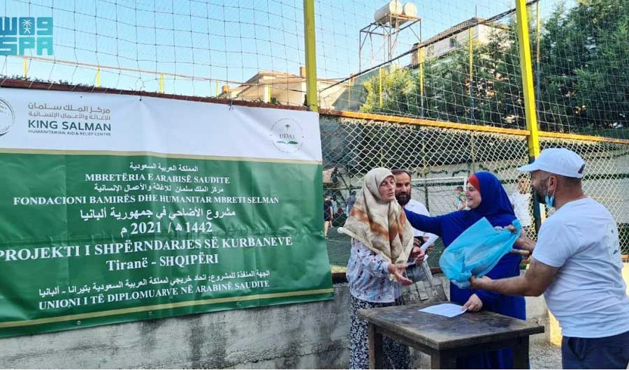 Saudi aid agency launches meat distribution project in Albania. (SPA)