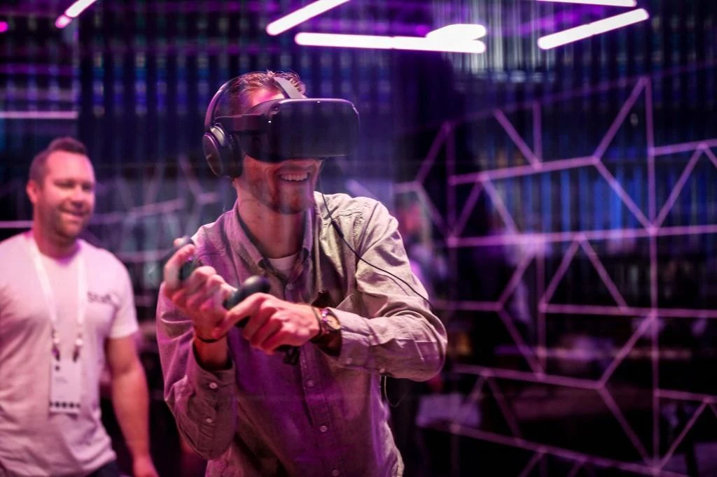 Facebook sets up new team to work on the ‘metaverse’