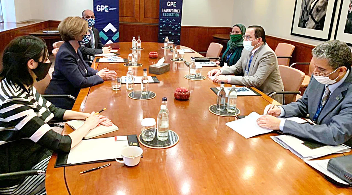 Saudi Education Minister Dr. Hamad bin Mohammed Al-Asheikh meets the chair of the board of directors of the Global Partnership for Education, Julia Gillard, in London. (SPA)