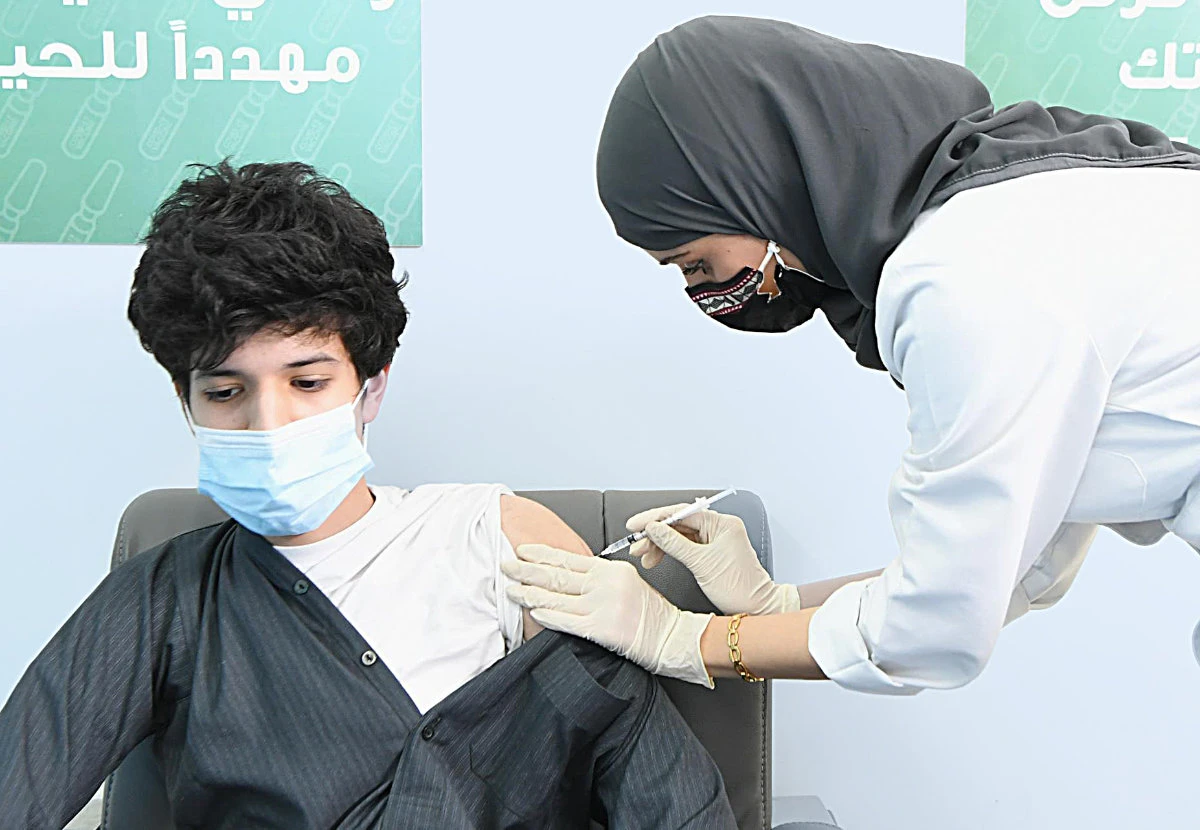 More than 25.7 million doses of coronavirus vaccines have been administered in the Kingdom, at a current rate of 326,727 a day. (SPA)