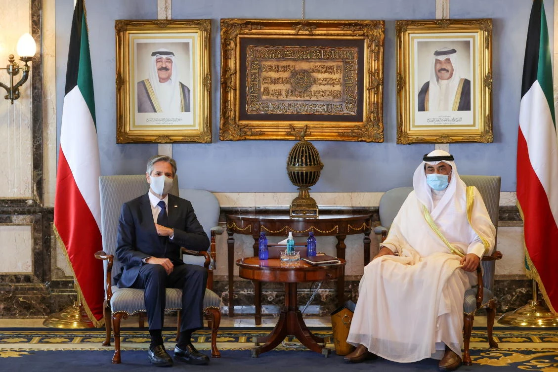Kuwaiti Prime Minister Sheikh Sabah al-Khalid al-Sabah welcomes U.S. Secretary of State Antony Blinken at Seif Palace in Kuwait City, Kuwait July 29, 2021. REUTERS/Jonathan Ernst/Pool
