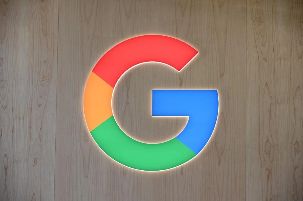 Google delays return to office, mandates vaccines
