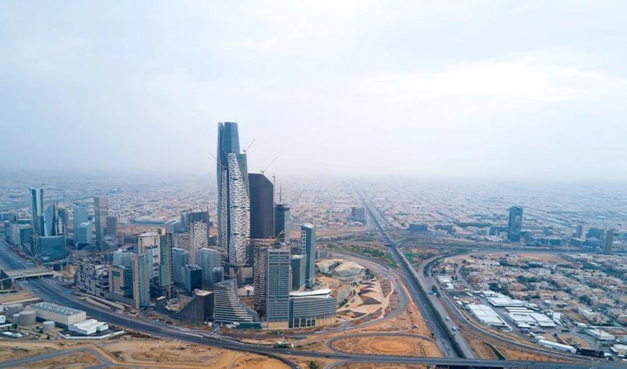 The largest number of resignations in one company was four within three years. (SPA)