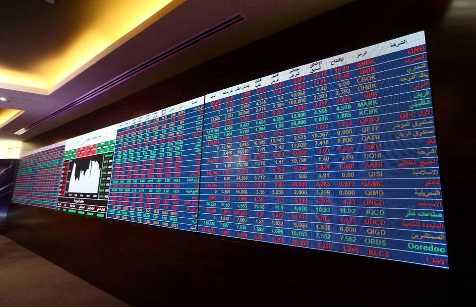 Gulf stocks buoyed by oil prices as emerging markets hammered on China