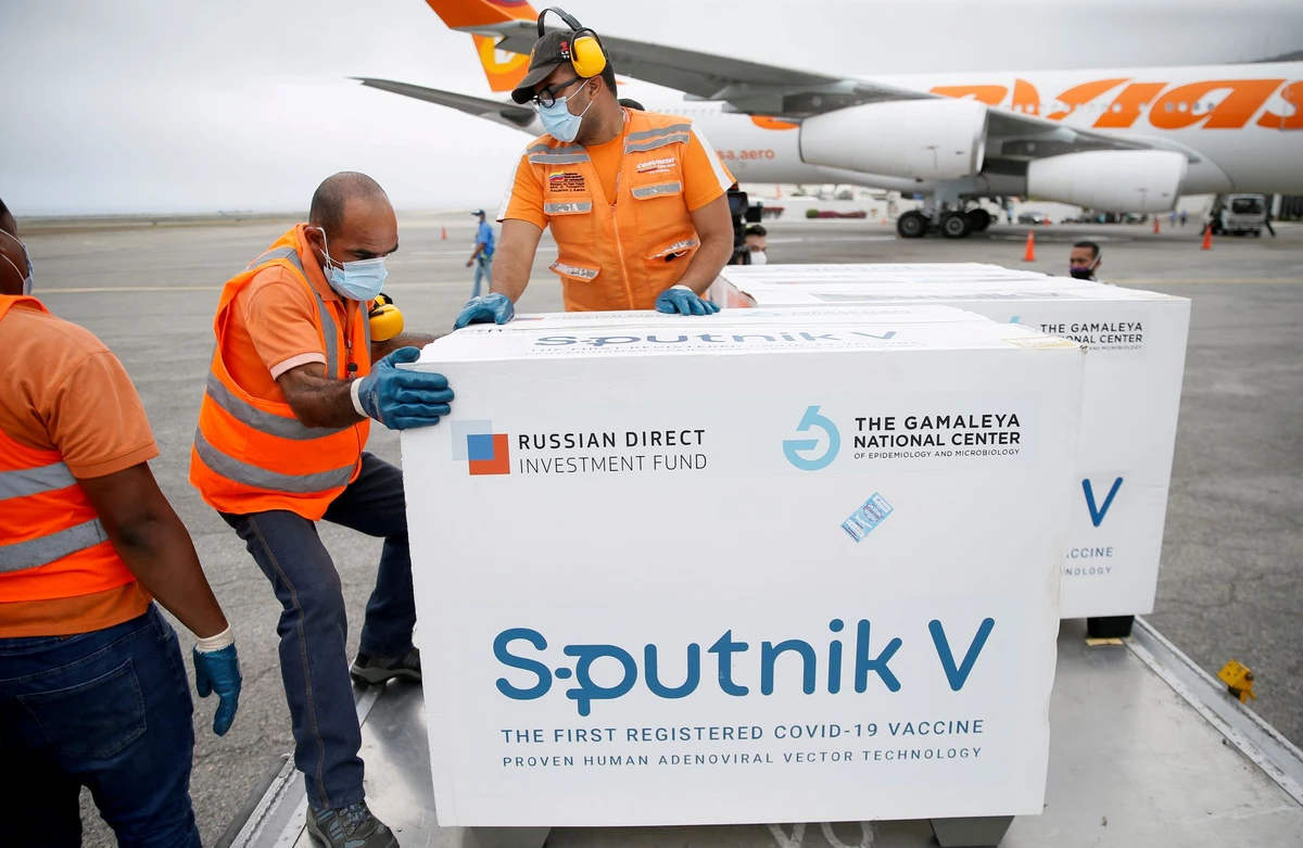 A shipment of Russia’s Sputnik V COVID-19 vaccine is unloaded at Caracas airport, Venezuela, Mar. 29, 2021. (Reuters)