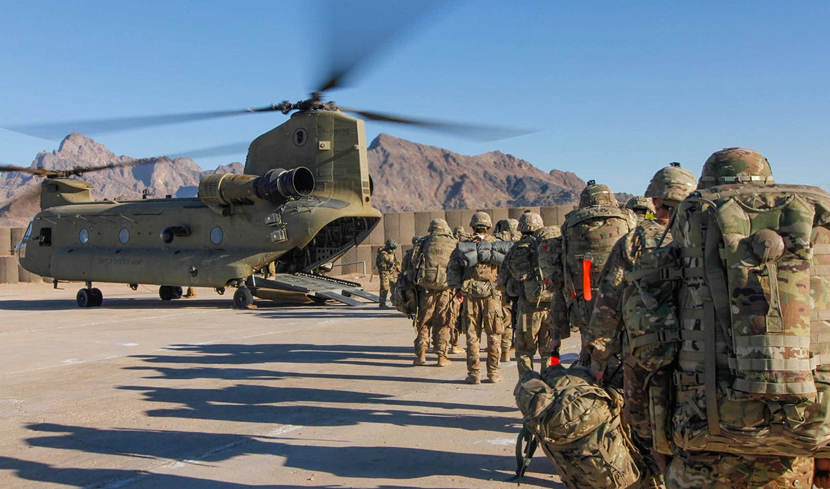 US soldiers load onto a Chinook helicopter to head out on a mission in Afghanistan. (Reuters/File)