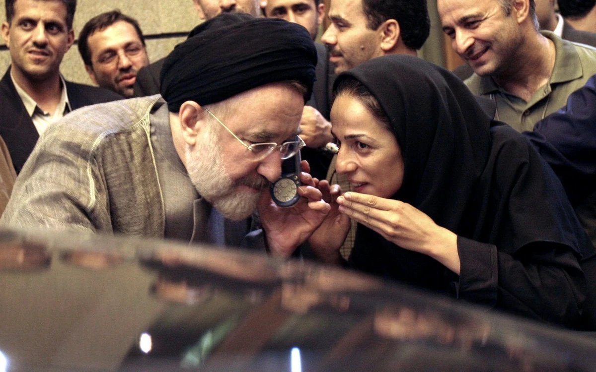 Journalist Masih Alinejad with former Iranian president Mohammad Khatami, Tehran, 2005. (AP Photo)