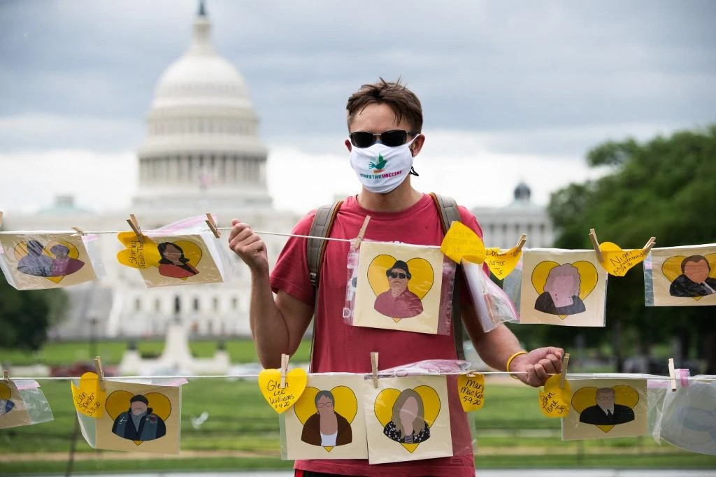With the clock ticking down, US was braced for a heartbreaking spectacle — families with their belongings at the curbside wondering where to go amidst a backdrop of surging coronavirus cases. (AFP)