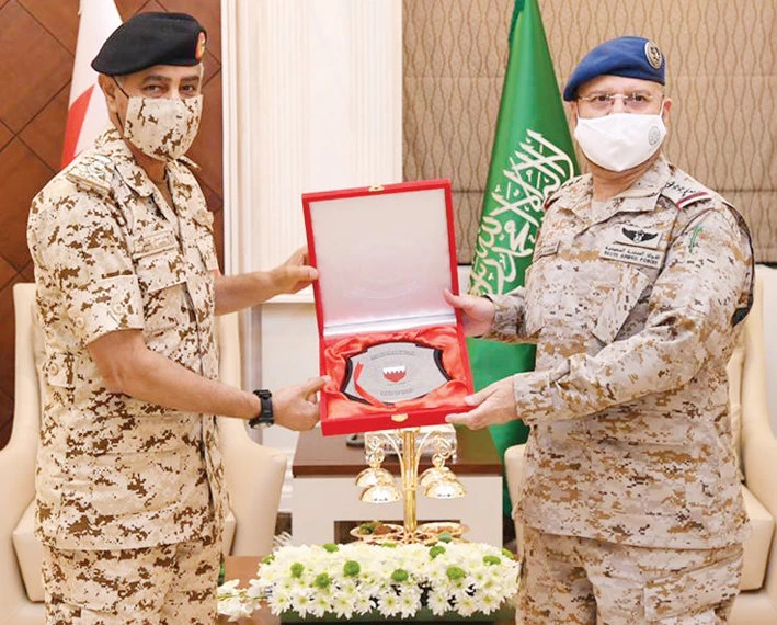 Saudi military chief meets Bahraini counterpart