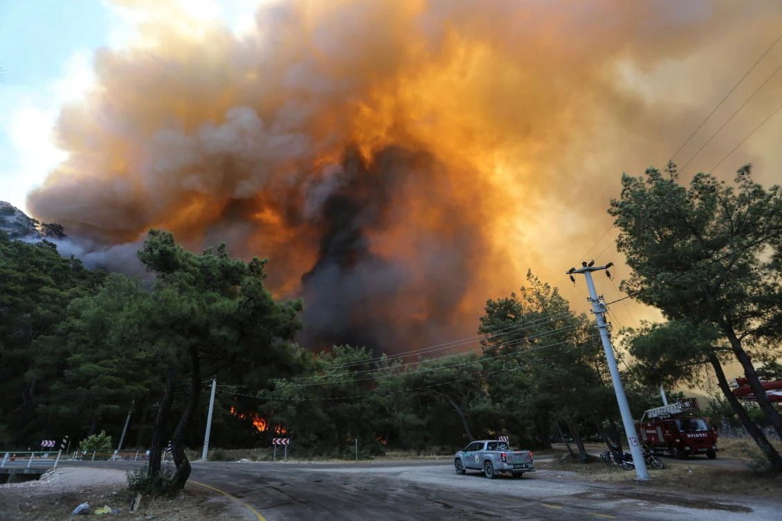 Wildfires blaze on in drought-hit Turkey as criticism grows