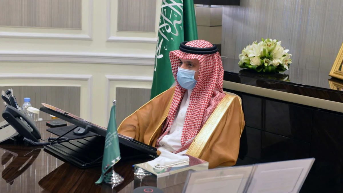 Saudi foreign minister congratulates Algerian counterpart on assuming his post