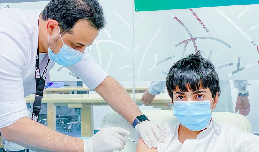 Students can access the vaccine appointment service via the Sehhaty or Tawakkalna apps. (SPA)