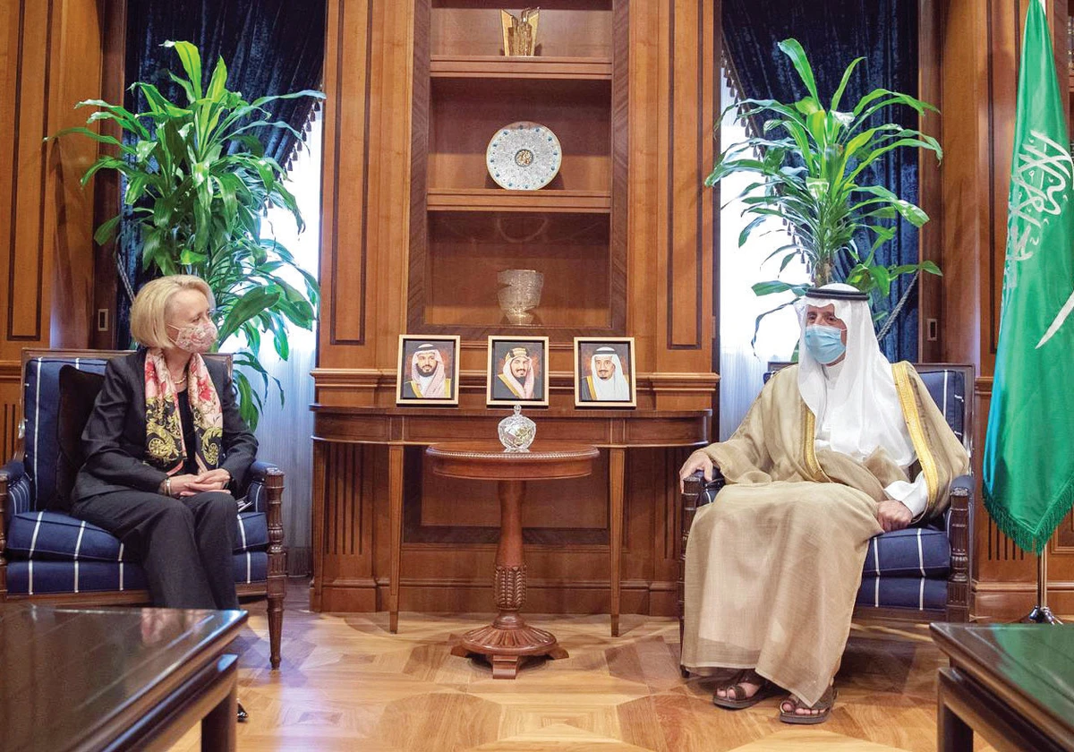 Saudi minister meets US, UN, IDB officials in Riyadh