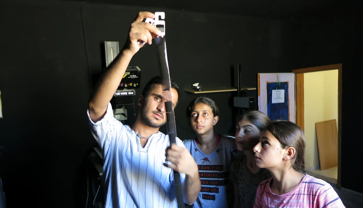 Young Syrian refugees learn the joys of analog photography