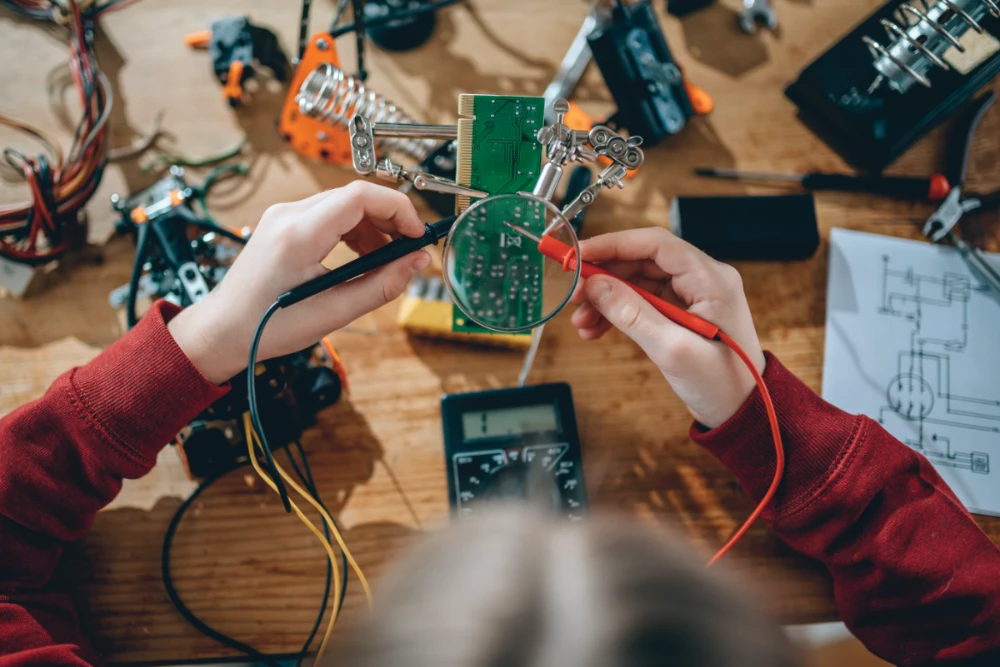 The Saudi Ministry of Education believes that a hybrid model for learning is the future. The ministry also recently announced a plan to replace physical books with tablets in Saudi schools in the next academic year. (Shutterstock)