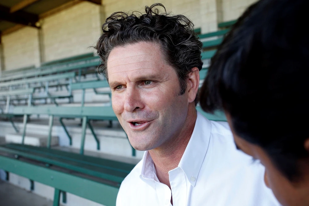 Chris Cairns, one of New Zealand’s all-time greats, suffered an aortic dissection and doctors say he has not responded to treatment as hoped. (Reuters/File Photo)