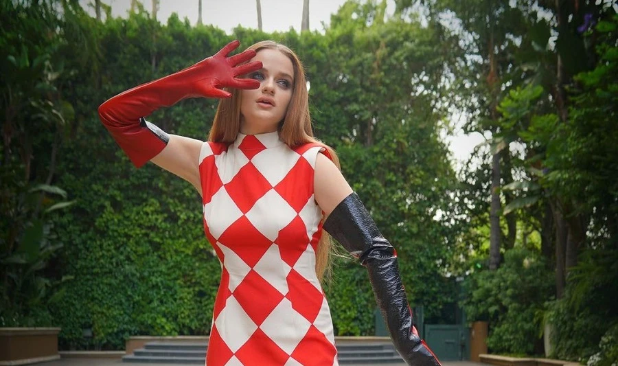Actress Joey King offers lesson in color coordination with Egyptian label Aliel