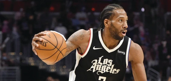 LA Clippers re-sign injured superstar Kawhi Leonard