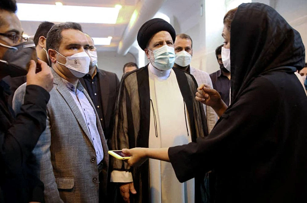 Iran to impose six-day lockdown as new coronavirus wave wreaks havoc