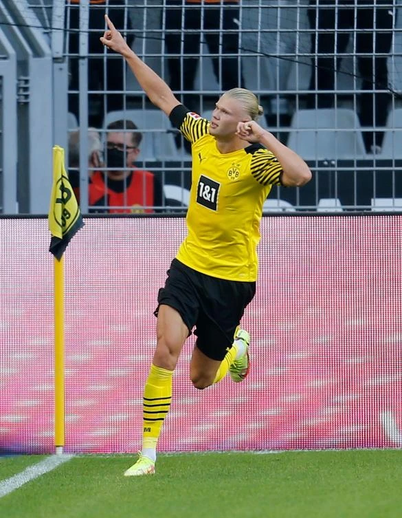 Borussia Dortmund’s Erling Haaland celebrates scoring their third goal against Eintracht Frankfurt on Saturday at Signal Iduna Park, Dortmund. (Reuters)