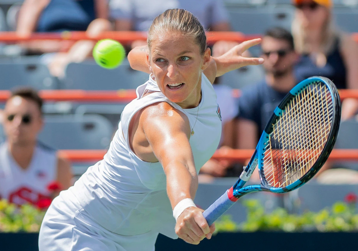 Karolina Pliskova, Camilia Giorgi advance to Montreal final