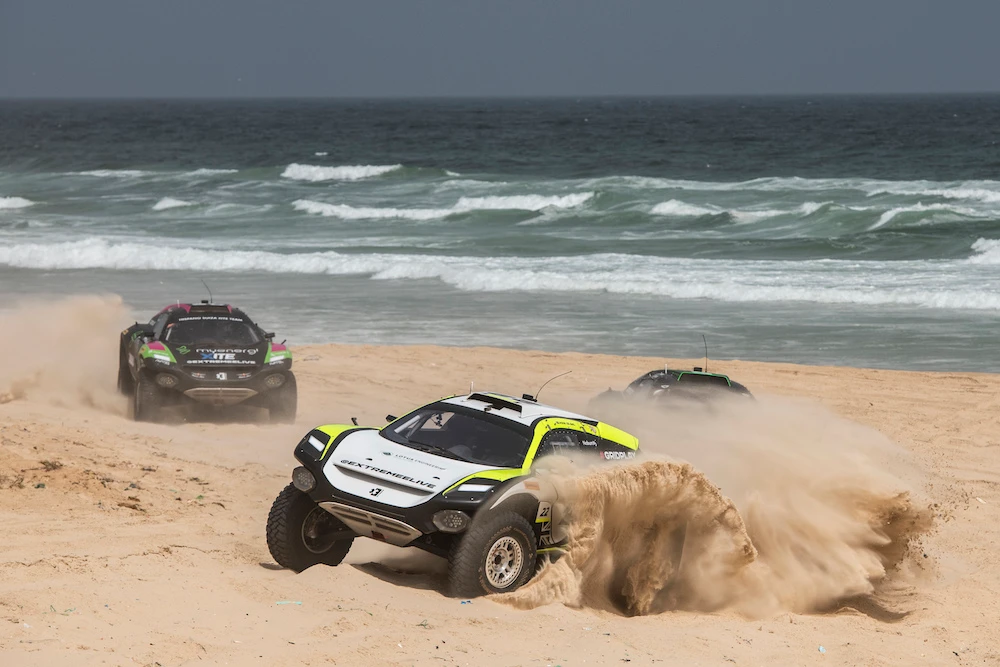 Action from the second race of Extreme E season in Dakar. (Extreme E)