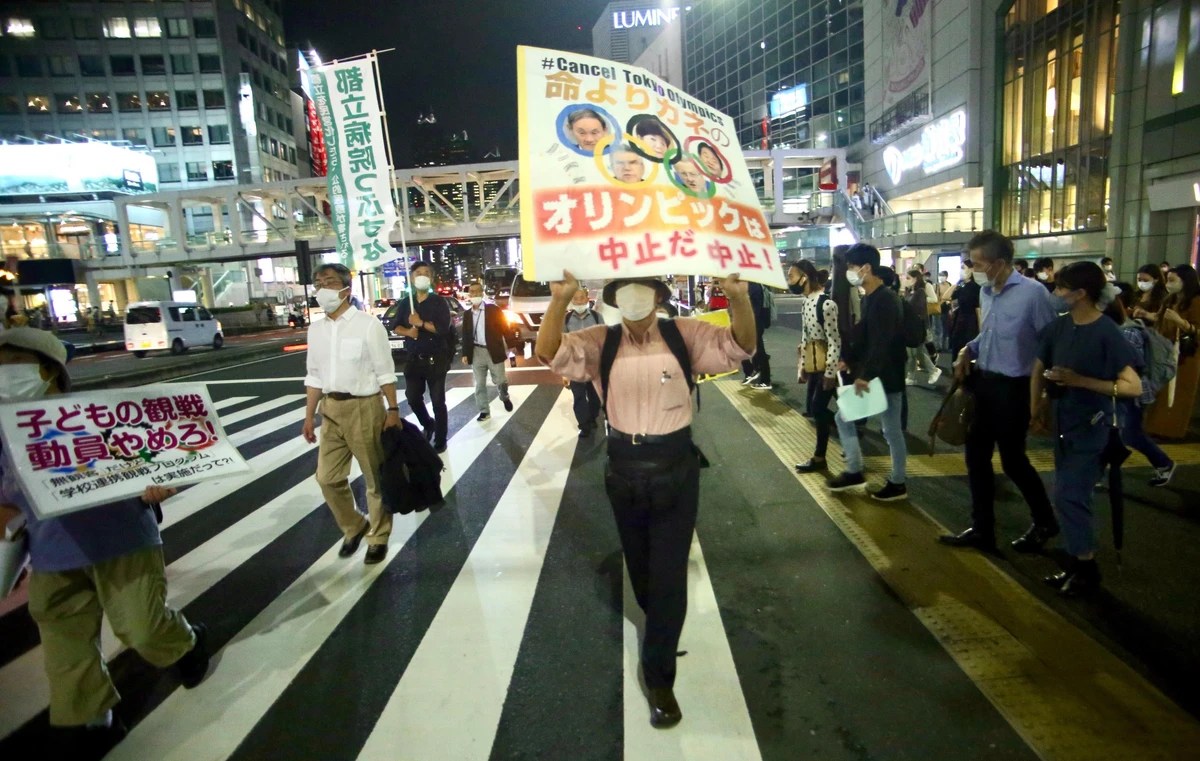 Protesters denounce plans for school children to attend Tokyo 2020 Paralympic Games