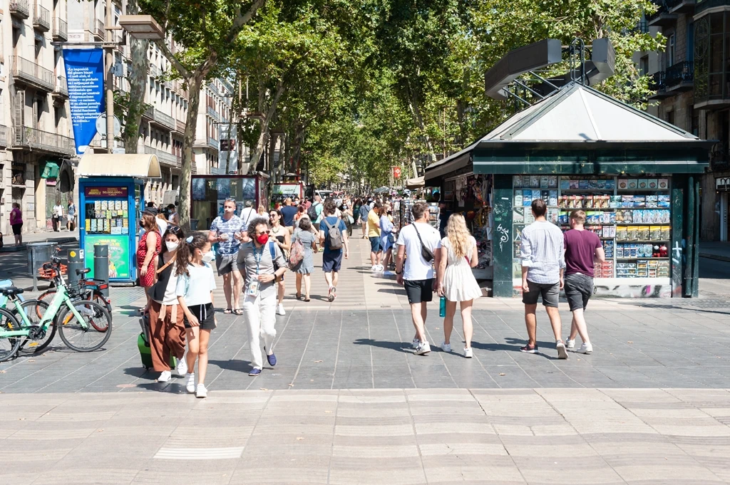 Spain court orders end to Barcelona virus curfew