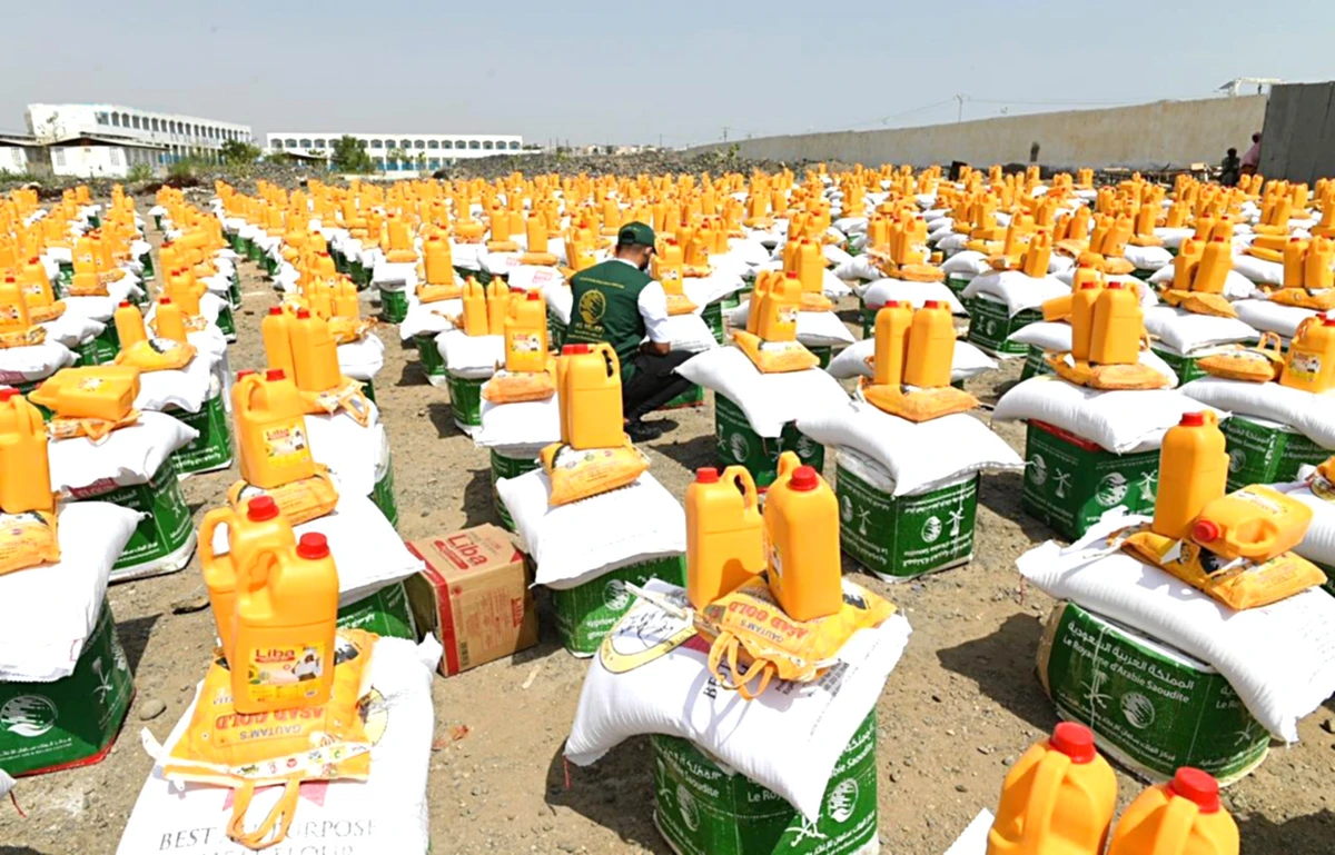 KSrelief, in cooperation with the Djibouti Ministry of Social Affairs and Solidarity, recently distributed 615 food baskets, benefiting 3,690 individuals. (SPA)