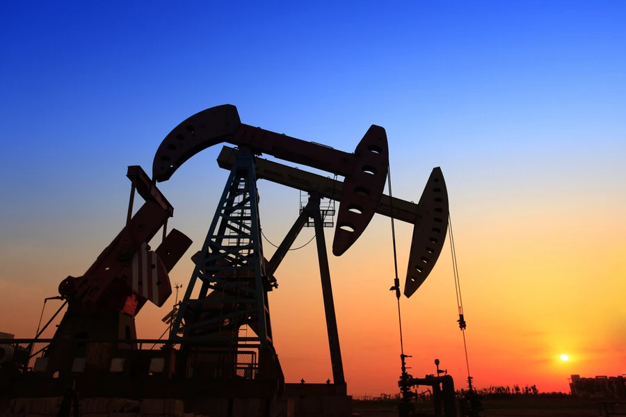 Oil rises but set for 5 percent weekly drop as Delta variant spreads
