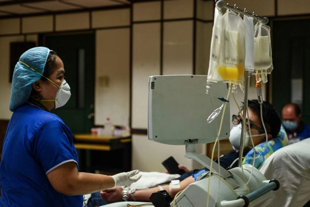 The Private Hospitals Association of the Philippines estimated that 40 percent of private hospital nurses resigned last year, and public hospitals face similar challenges. (AFP)