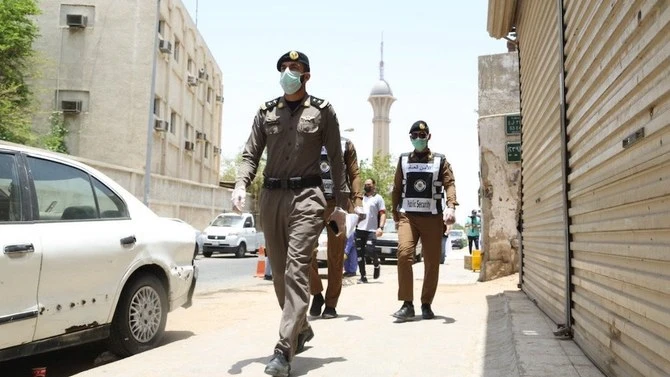 The interior ministry warned that anyone who facilitates the illegal entry of individuals into the Kingdom shall be punished. (File/SPA)