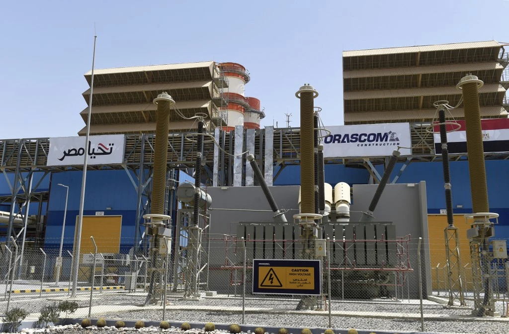 Egypt is taking measures to strengthen power linkage lines with neighboring countries such as Jordan, Sudan and Libya to ensure uninterrupted electricity supply to the country. (File/AFP)
