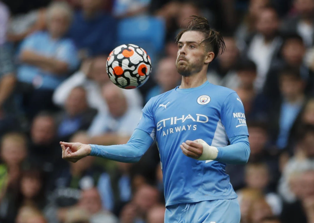 Grealish bags first City goal as champs cruise, Liverpool beat Burnley