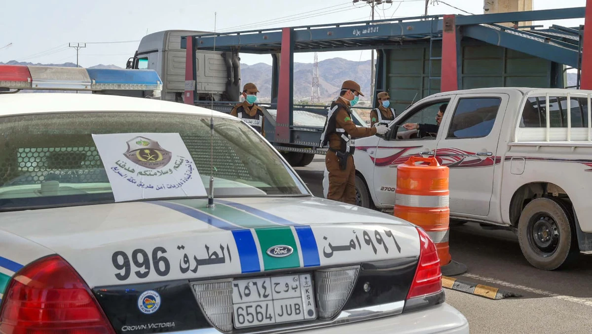 Saudi police arrest 16k for residency, labor, border violations. (SPA)