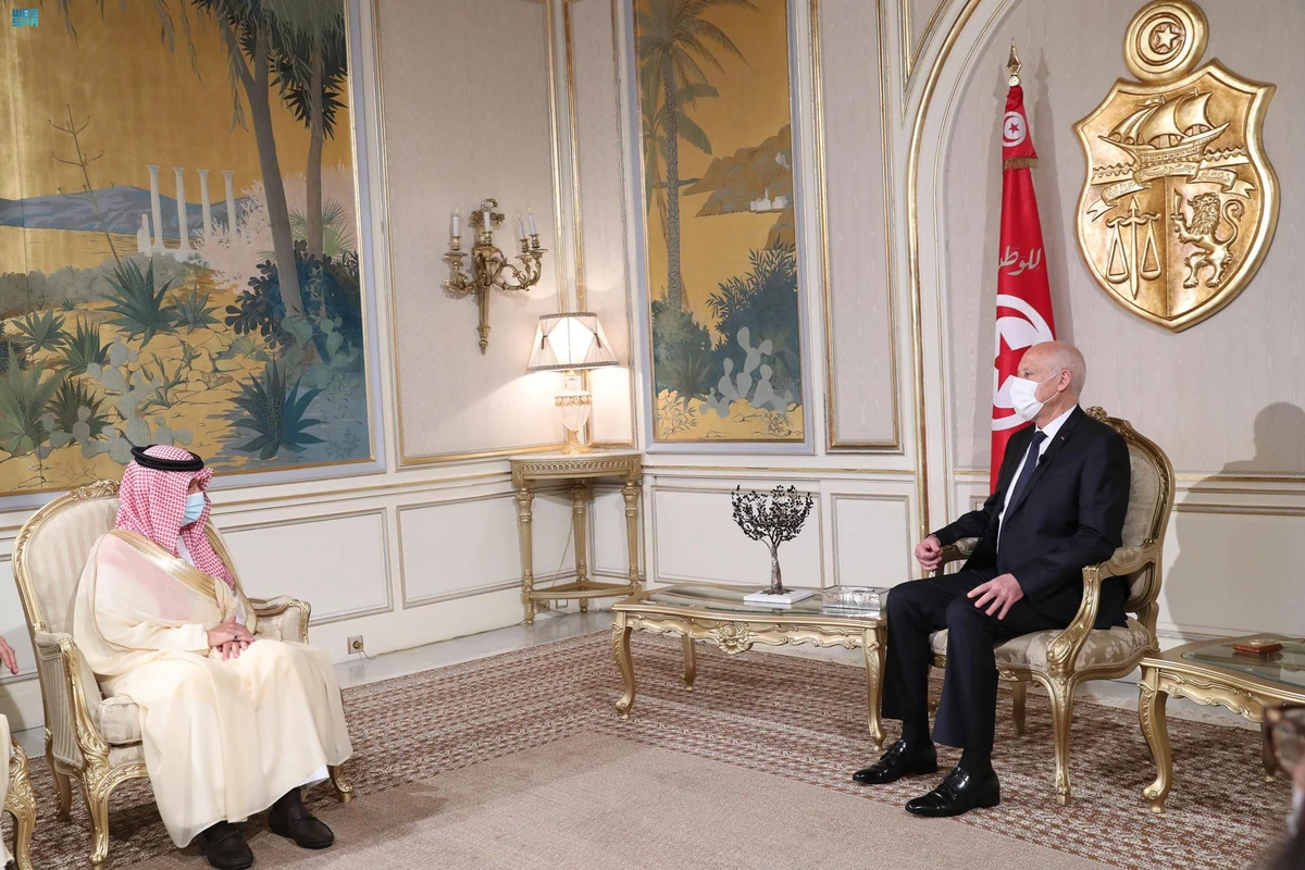 Tunisia president receives Saudi minister for African affairs