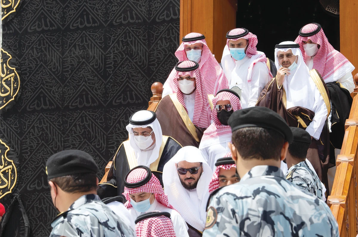 Makkah governor leads washing of the Kaaba