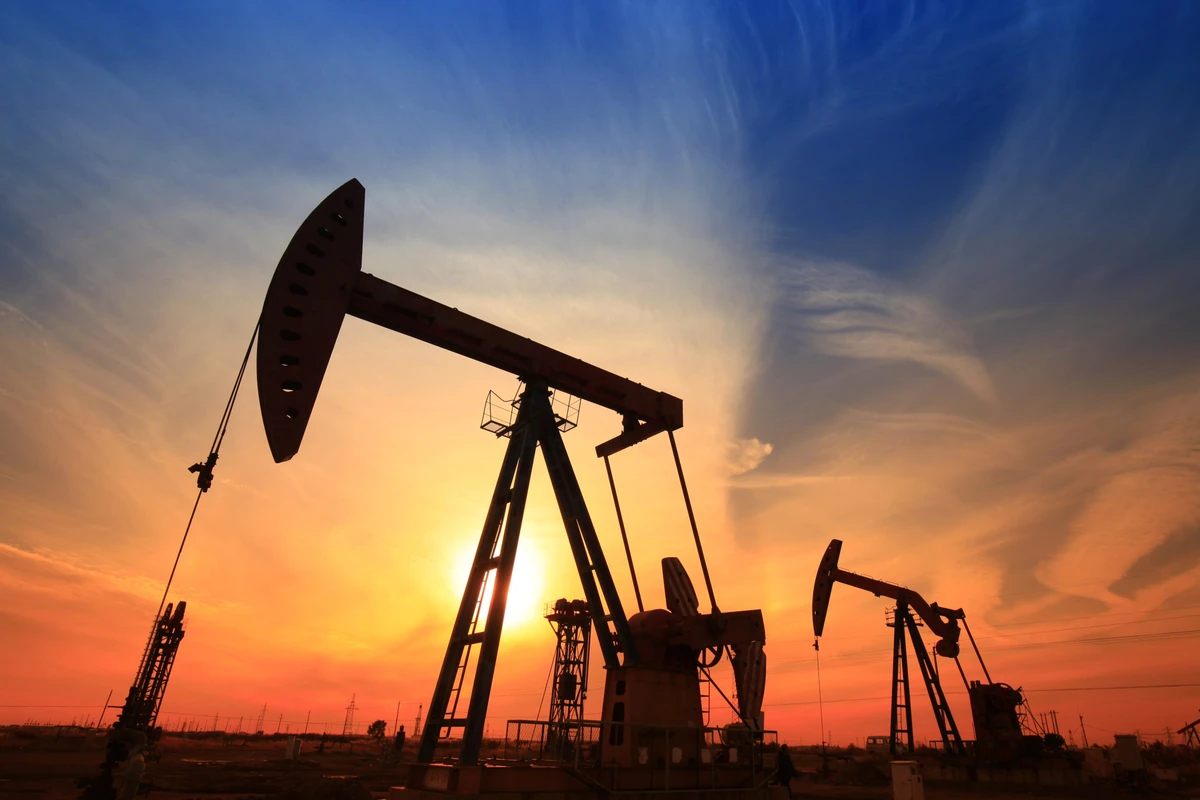 Last week, both benchmarks notched their biggest weekly losses in more than nine months. (Shutterstock)