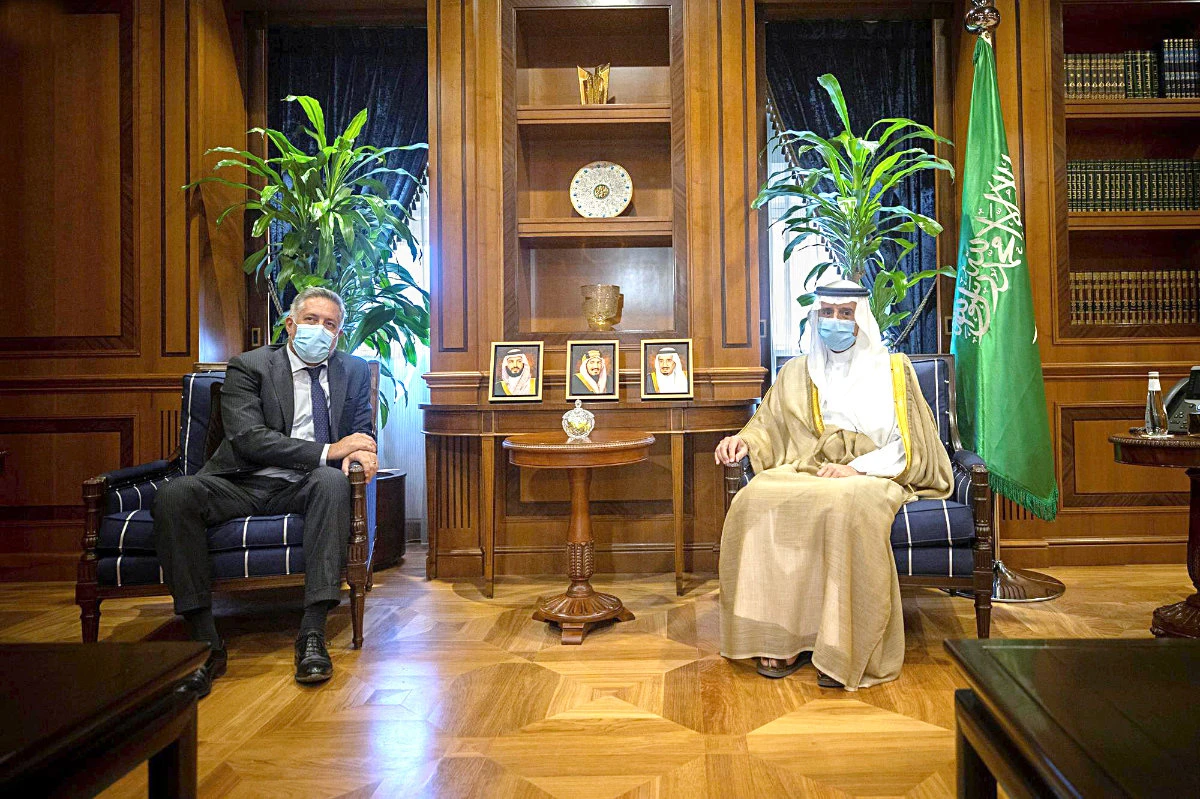 Adel Al-Jubeir, Saudi Minister of State for Foreign Affairs, meeting with EU Ambassador Patrick Simonnet in Riyadh on Thursday. (SPA)