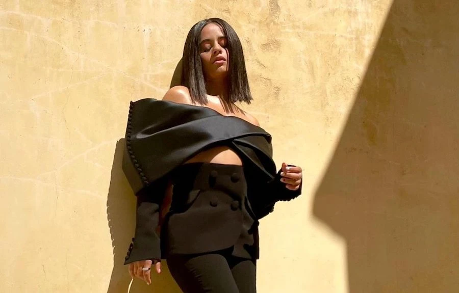 US singer Camilla Cabello denies engagement rumors wearing Azzi & Osta