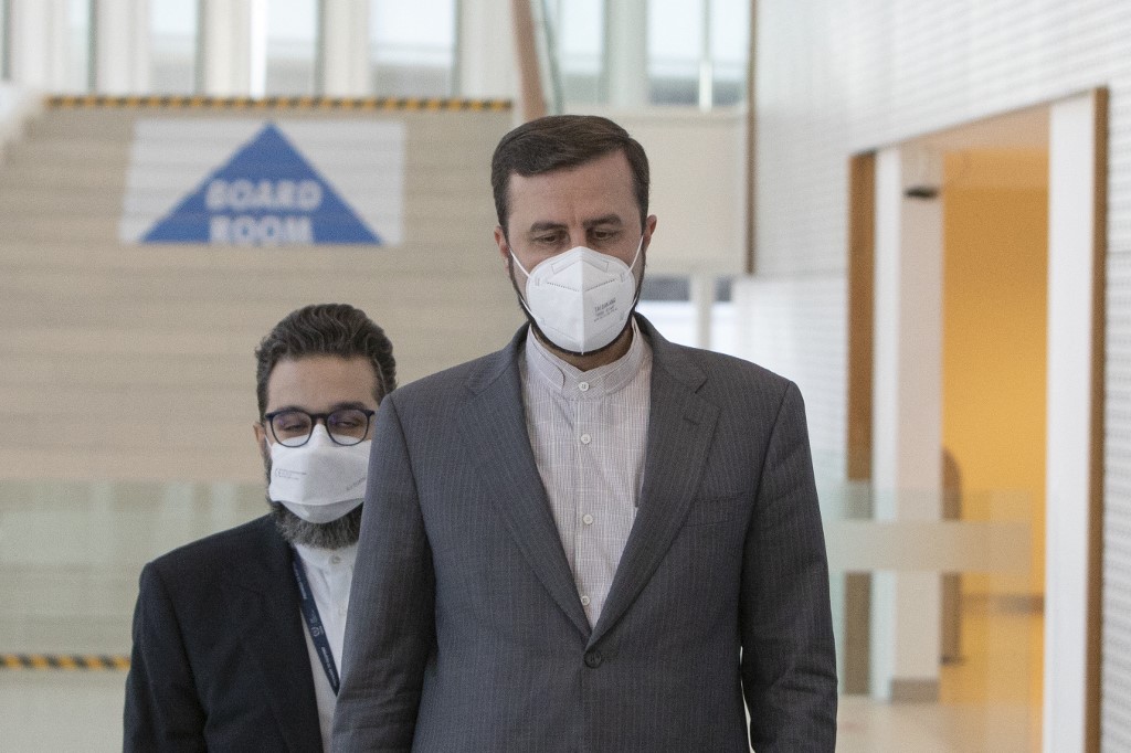 Iran's Governor to the IAEA, Kazem Gharib Abadi (R) arrives for a meeting of the IAEA Board of Governors at the agency's headquarters in Vienna on Sept. 13. (AFP)