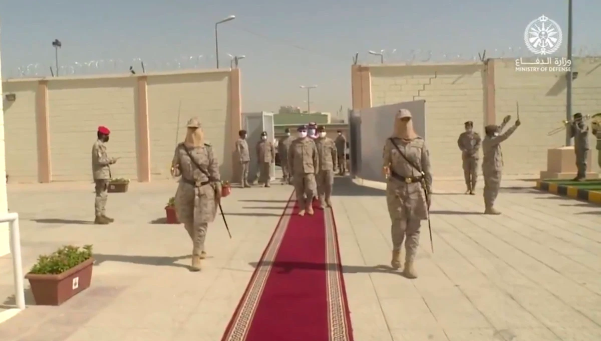 First group of female Saudi soldiers graduate