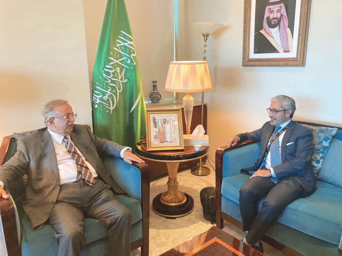 Saudi Ambassador Abdallah Al-Mouallimi meeting Emirati diplomat Mohammed Abu Shahab in New York on Friday. (SPA)
