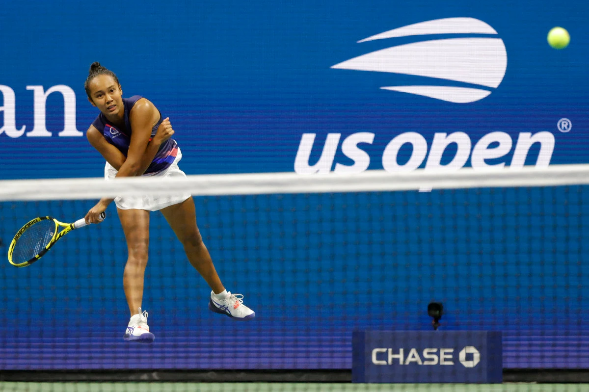 Leylah Annie Fernandez of Canada serves against Naomi Osaka of Japan on day five of the 2021 US Open tennis tournament. (Geoff Burke-USA TODAY Sports)