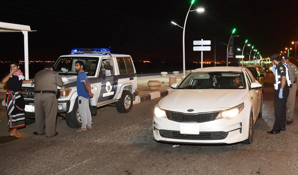 About 17,000 violators of residency, work and border security systems have been arrested in different parts of Saudi Arabia. (SPA)
