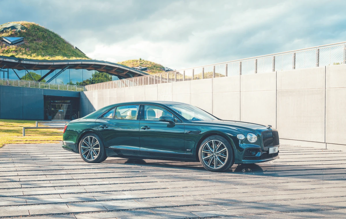 The new Flying Spur incorporates a class-leading portfolio of intelligent and intuitive equipment tailored to the driver and passengers.