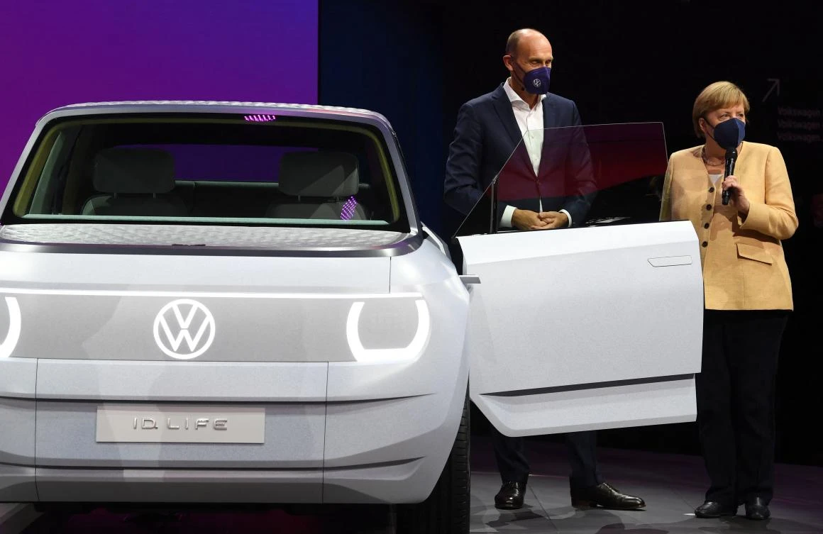 Mobileye to launch robotaxis in Germany next year