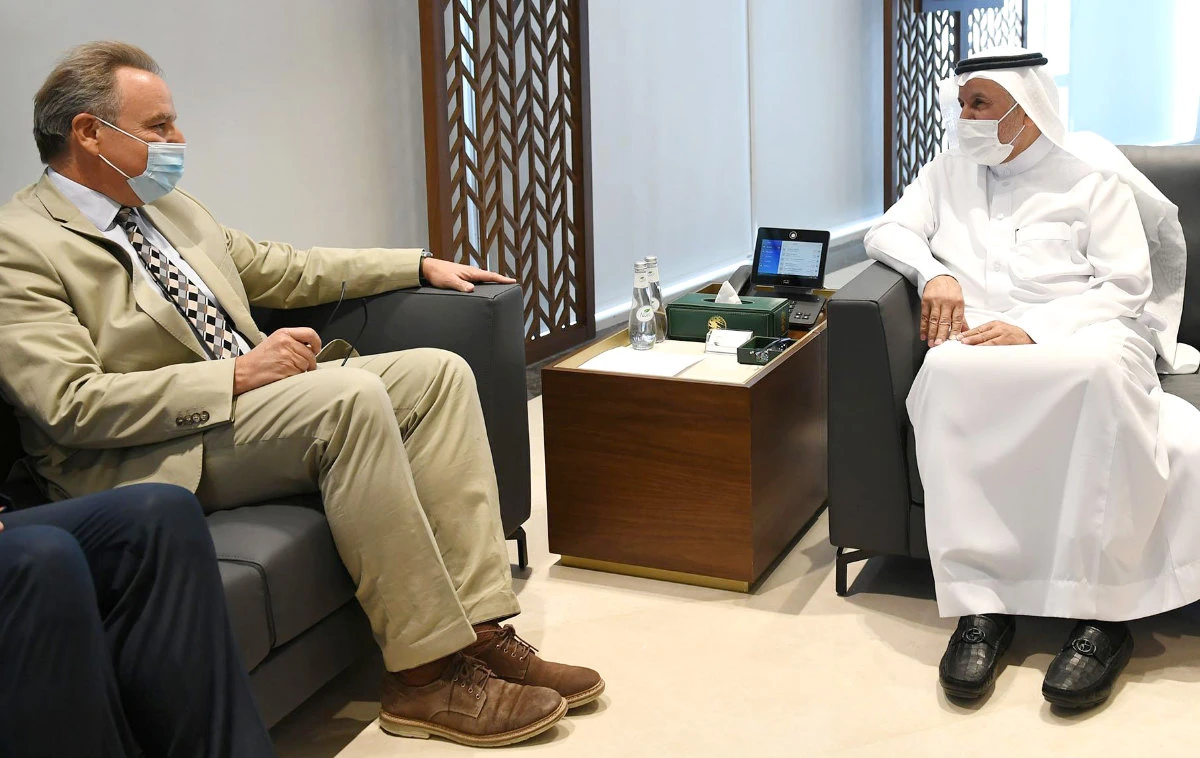 DiplomaticQuarter: Greek ambassador, KSrelief chief discuss humanitarian ties