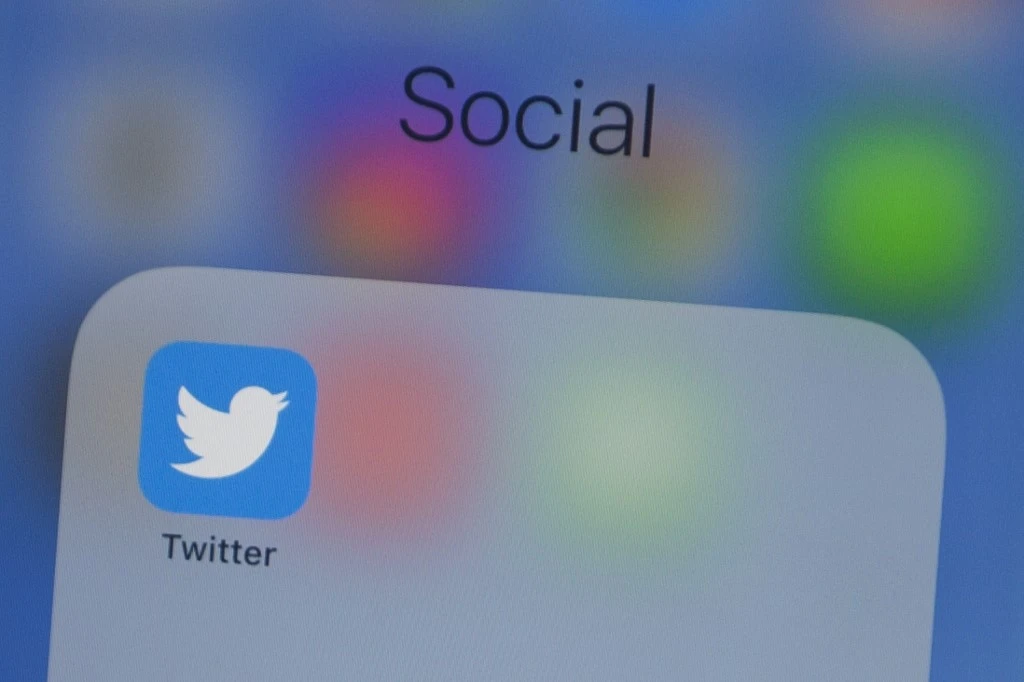 Twitter looking at the big picture: Social media giant testing new features